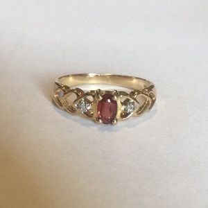 10K Gold ring with oval garnet